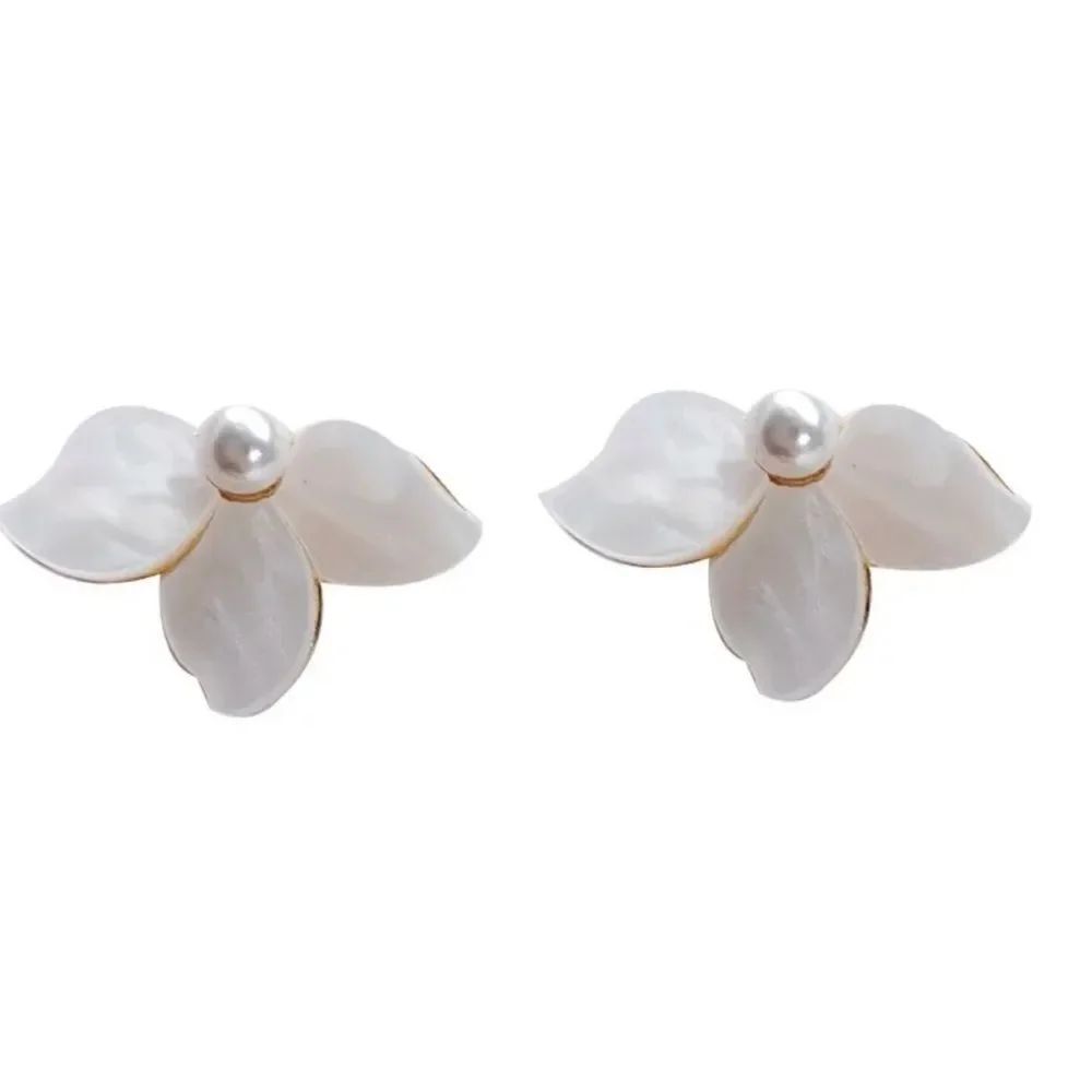 Flower stud earrings M49
